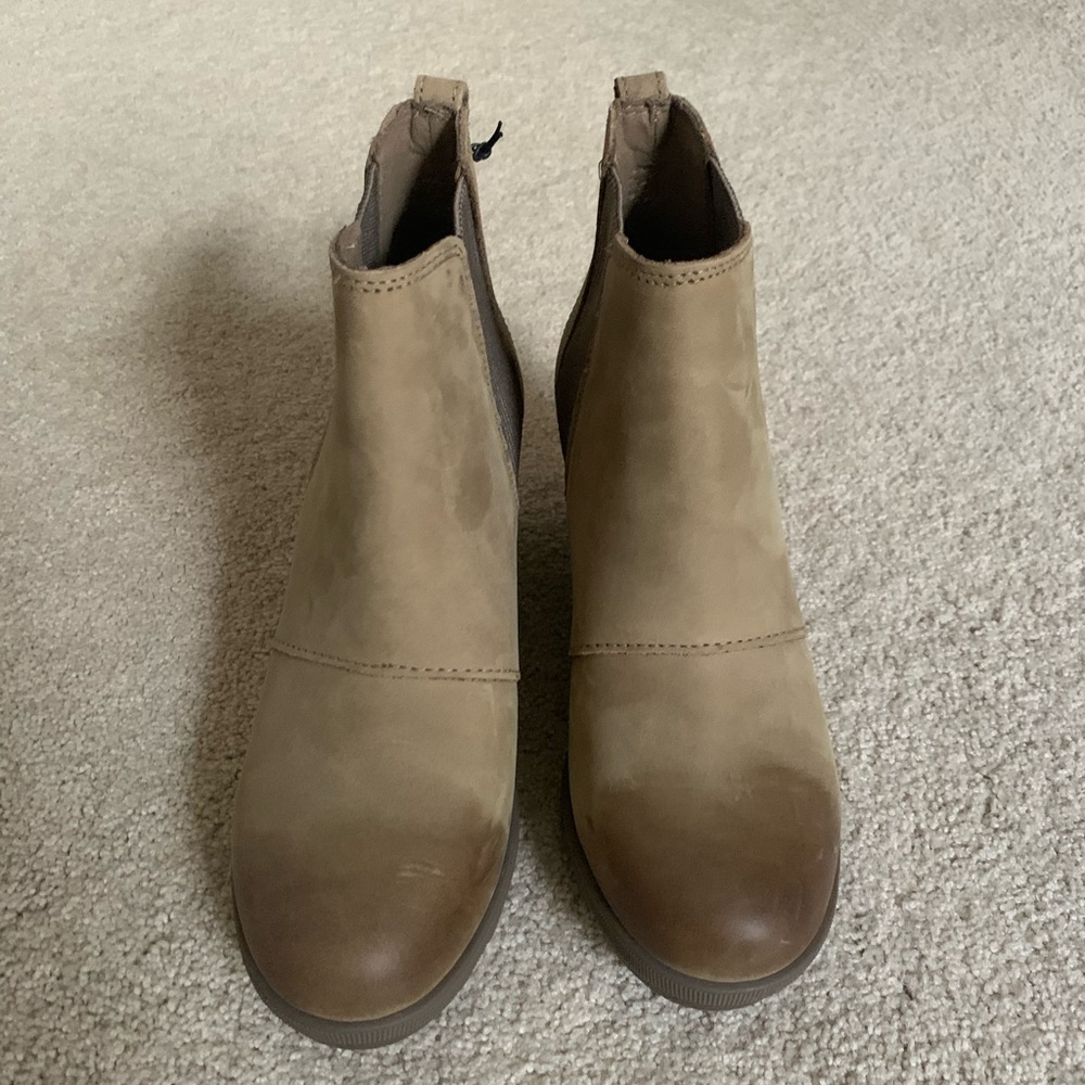 Sorel wedge boots